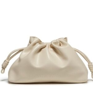 🍬 Patrick Ta Elegant Cream Wristlet
